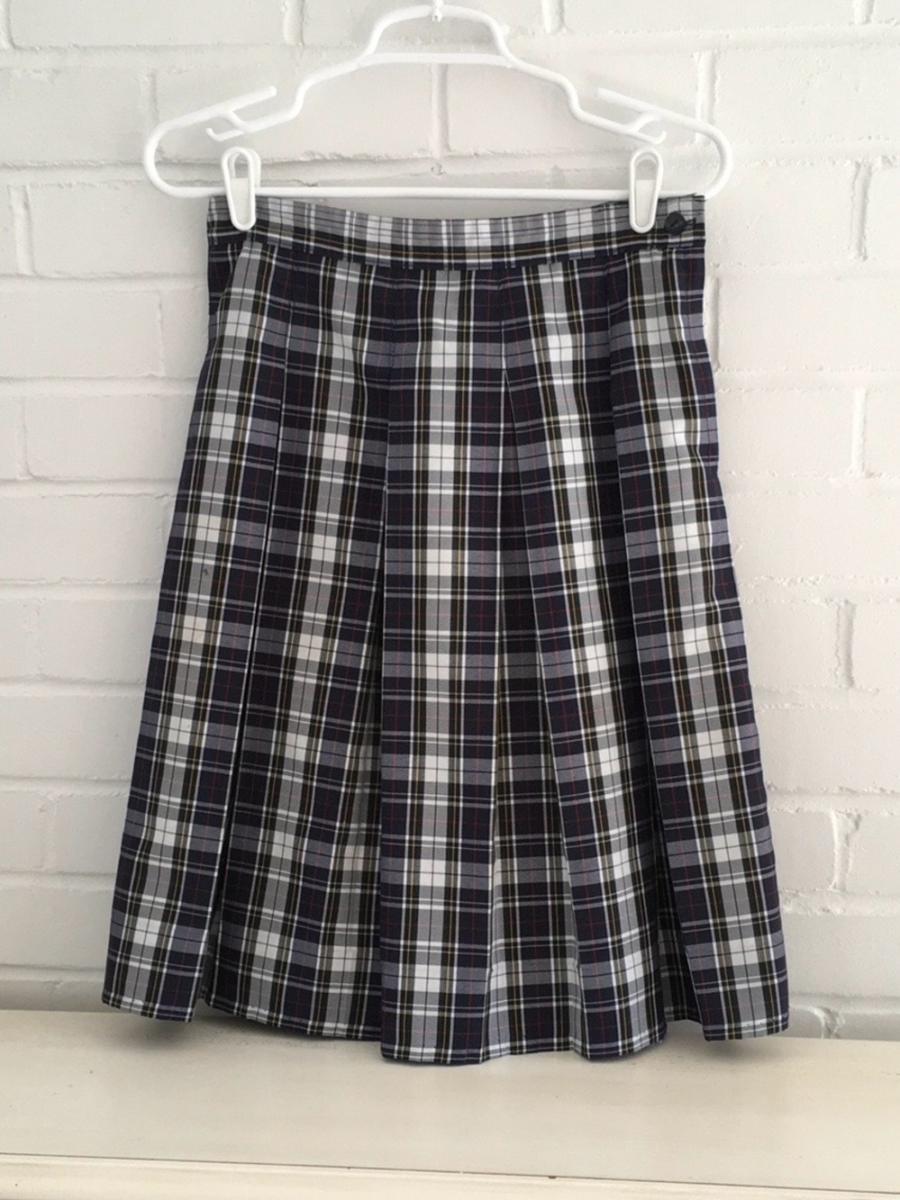 Girls Or Womens Classic Pleated Plaid Uniform School Skirt in Navy & White SZ 18